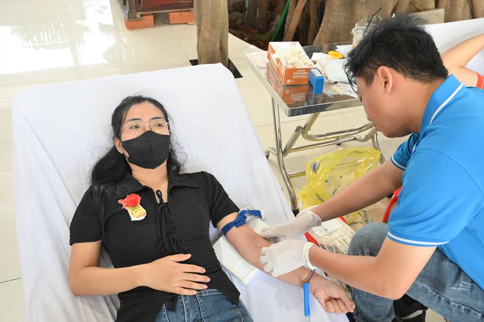 6 HIẾN MÁU TƯƠI ĐẸP 6 HIẾN MÁU TƯƠI ĐẸP