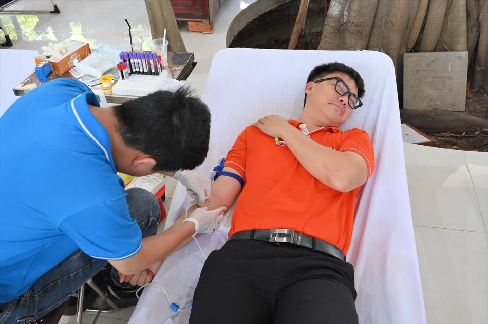 6 HIẾN MÁU TƯƠI ĐẸP 6 HIẾN MÁU TƯƠI ĐẸP