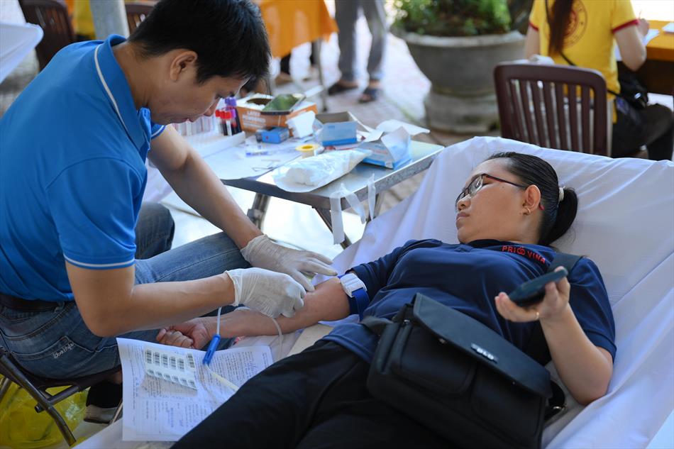 6 HIẾN MÁU TƯƠI ĐẸP 6 HIẾN MÁU TƯƠI ĐẸP