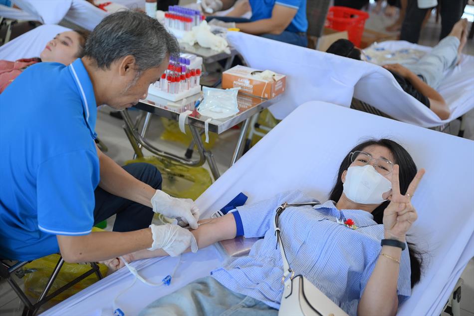 6 HIẾN MÁU TƯƠI ĐẸP 6 HIẾN MÁU TƯƠI ĐẸP