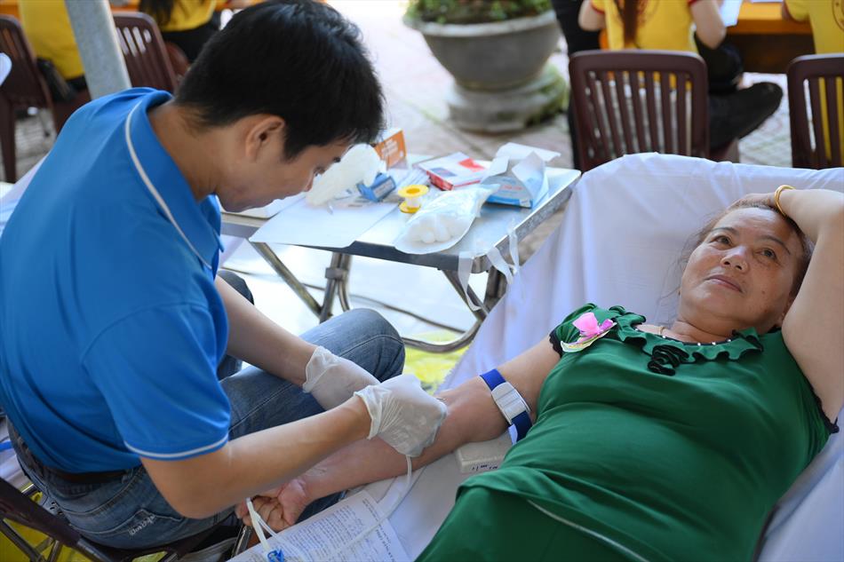 6 HIẾN MÁU TƯƠI ĐẸP 6 HIẾN MÁU TƯƠI ĐẸP