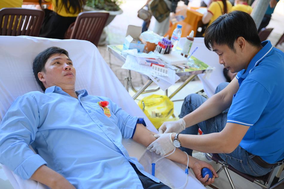6 HIẾN MÁU TƯƠI ĐẸP 6 HIẾN MÁU TƯƠI ĐẸP