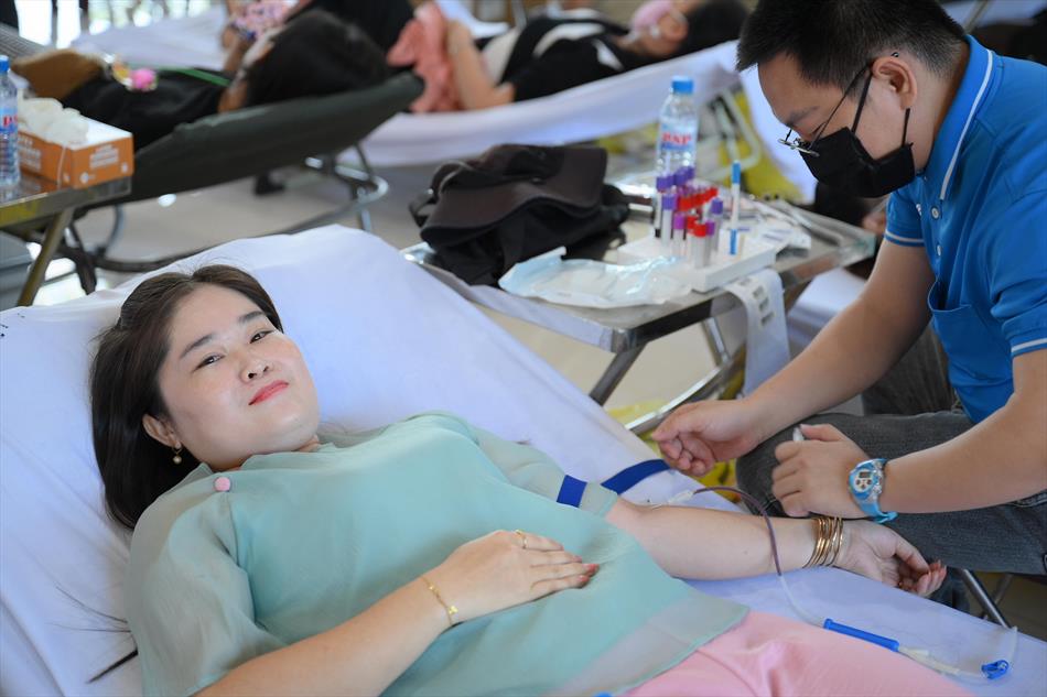 6 HIẾN MÁU TƯƠI ĐẸP 6 HIẾN MÁU TƯƠI ĐẸP