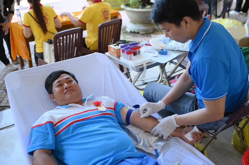 6 HIẾN MÁU TƯƠI ĐẸP 6 HIẾN MÁU TƯƠI ĐẸP