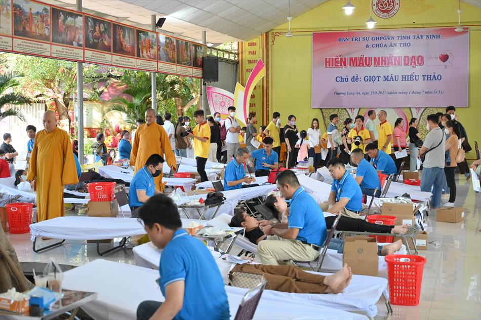 5 KHÔNG GIAN LẤY MÁU - CHỜ ĐẾN LƯỢT 5 KHÔNG GIAN LẤY MÁU - CHỜ ĐẾN LƯỢT