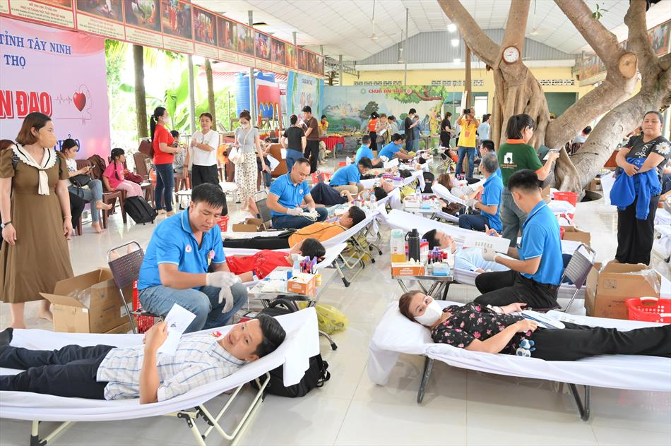 5 KHÔNG GIAN LẤY MÁU - CHỜ ĐẾN LƯỢT 5 KHÔNG GIAN LẤY MÁU - CHỜ ĐẾN LƯỢT