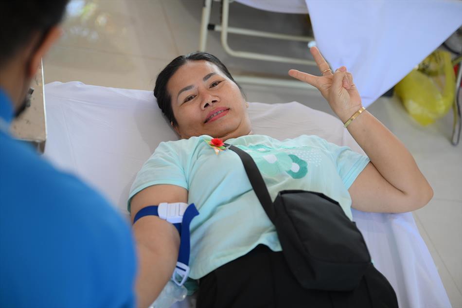 6 HIẾN MÁU TƯƠI ĐẸP 6 HIẾN MÁU TƯƠI ĐẸP