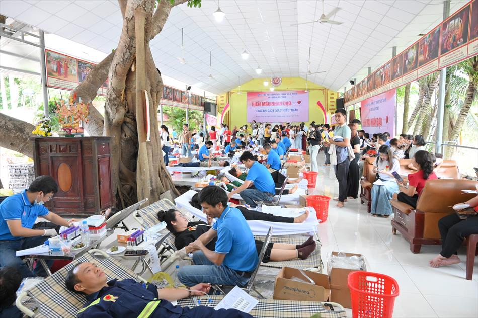 5 KHÔNG GIAN LẤY MÁU - CHỜ ĐẾN LƯỢT 5 KHÔNG GIAN LẤY MÁU - CHỜ ĐẾN LƯỢT