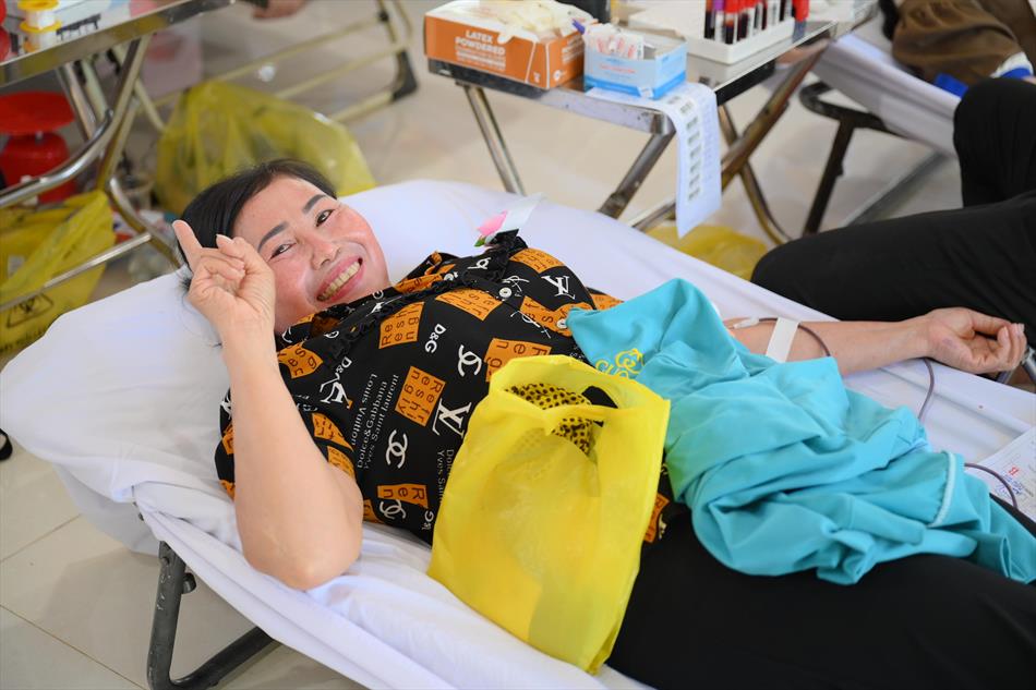 6 HIẾN MÁU TƯƠI ĐẸP 6 HIẾN MÁU TƯƠI ĐẸP