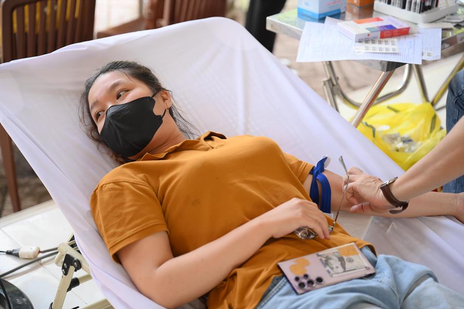 6 HIẾN MÁU TƯƠI ĐẸP 6 HIẾN MÁU TƯƠI ĐẸP