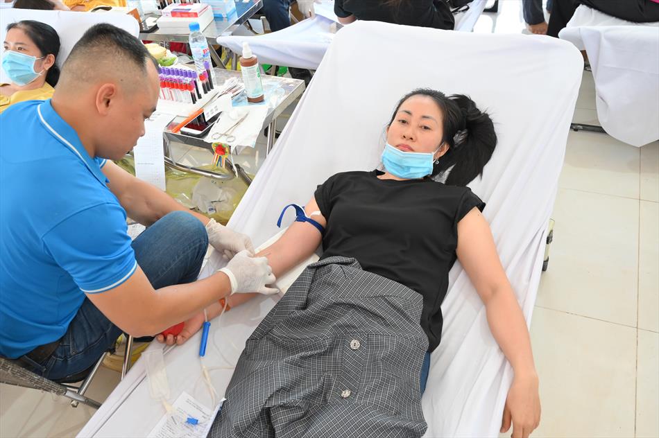 6 HIẾN MÁU TƯƠI ĐẸP 6 HIẾN MÁU TƯƠI ĐẸP