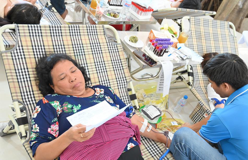 6 HIẾN MÁU TƯƠI ĐẸP 6 HIẾN MÁU TƯƠI ĐẸP