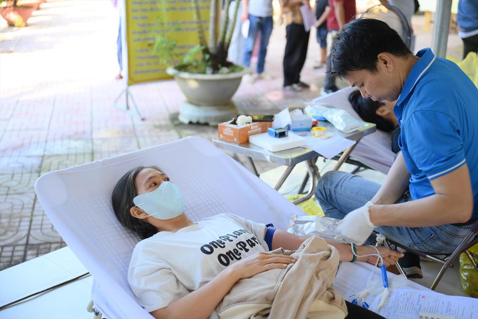 6 HIẾN MÁU TƯƠI ĐẸP 6 HIẾN MÁU TƯƠI ĐẸP