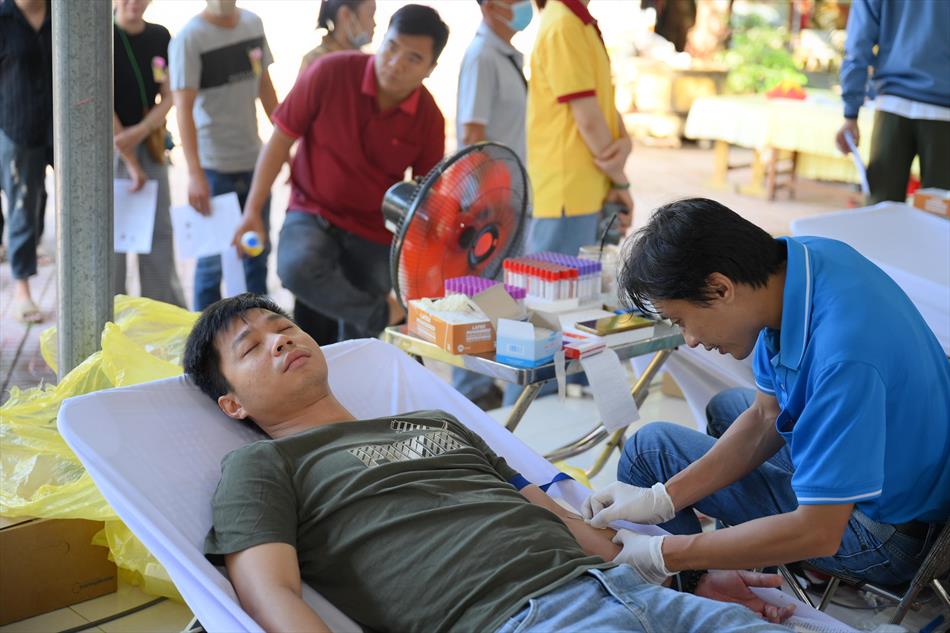 6 HIẾN MÁU TƯƠI ĐẸP 6 HIẾN MÁU TƯƠI ĐẸP