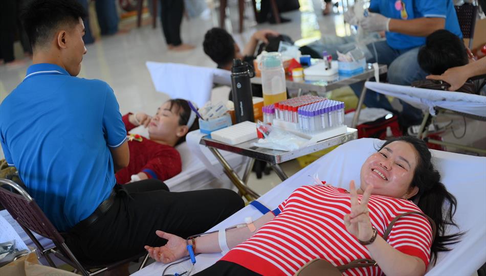 6 HIẾN MÁU TƯƠI ĐẸP 6 HIẾN MÁU TƯƠI ĐẸP
