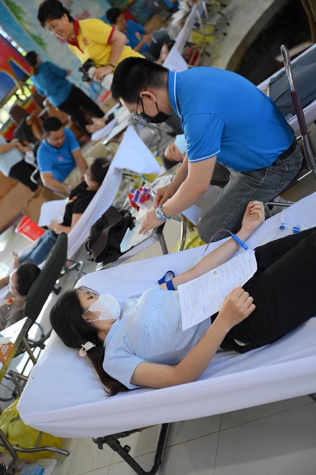 6 HIẾN MÁU TƯƠI ĐẸP 6 HIẾN MÁU TƯƠI ĐẸP
