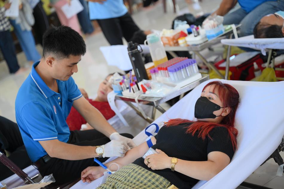 6 HIẾN MÁU TƯƠI ĐẸP 6 HIẾN MÁU TƯƠI ĐẸP