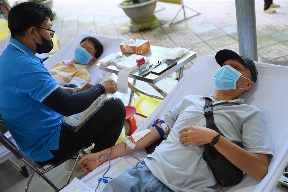 6 HIẾN MÁU TƯƠI ĐẸP 6 HIẾN MÁU TƯƠI ĐẸP