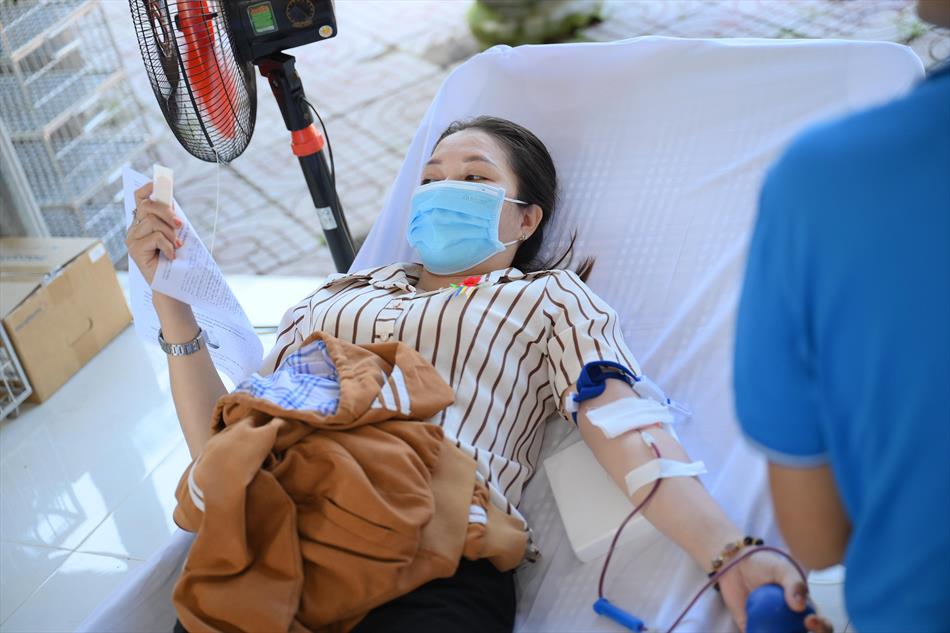 6 HIẾN MÁU TƯƠI ĐẸP 6 HIẾN MÁU TƯƠI ĐẸP