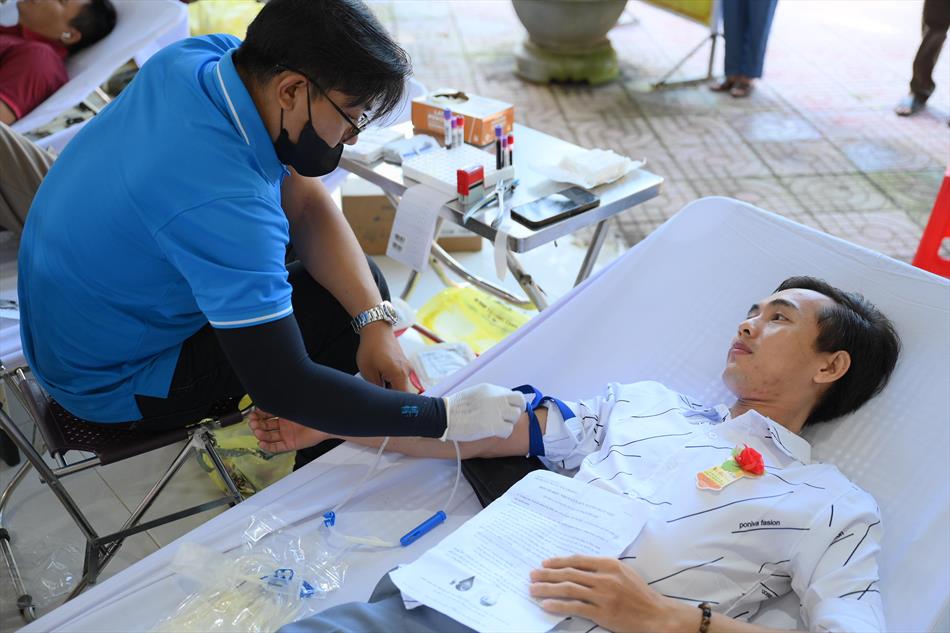 6 HIẾN MÁU TƯƠI ĐẸP 6 HIẾN MÁU TƯƠI ĐẸP