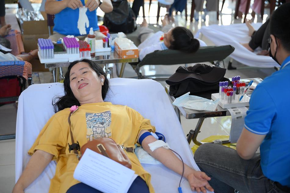 6 HIẾN MÁU TƯƠI ĐẸP 6 HIẾN MÁU TƯƠI ĐẸP