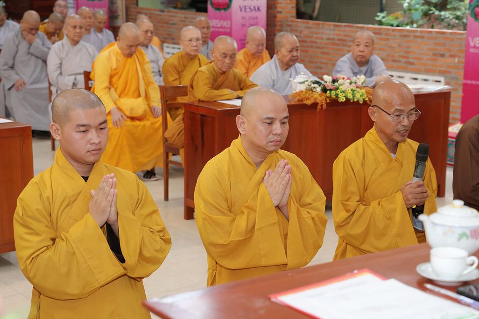 BUỔI LỄ TRANG NGHIÊM