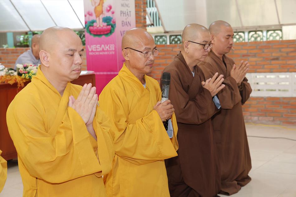 BUỔI LỄ TRANG NGHIÊM