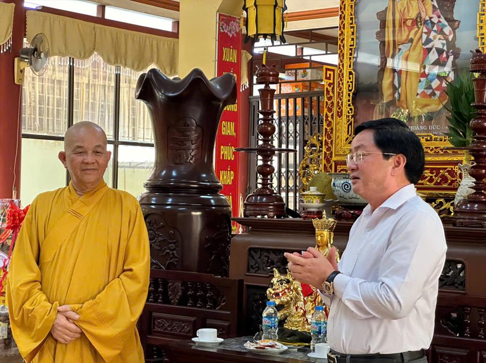 BÍ THƯ TỈNH UỶ LONG AN NGUYỄN VĂN QUYẾT THĂM VÀ CHÚC MỪNG ĐẠI LỄ PHẬT ĐẢN TẠI BAN TRỊ SỰ GHPGVN TỈNH LONG AN BÍ THƯ TỈNH UỶ LONG AN NGUYỄN VĂN QUYẾT THĂM VÀ CHÚC MỪNG ĐẠI LỄ PHẬT ĐẢN TẠI BAN TRỊ SỰ GHPGVN TỈNH LONG AN