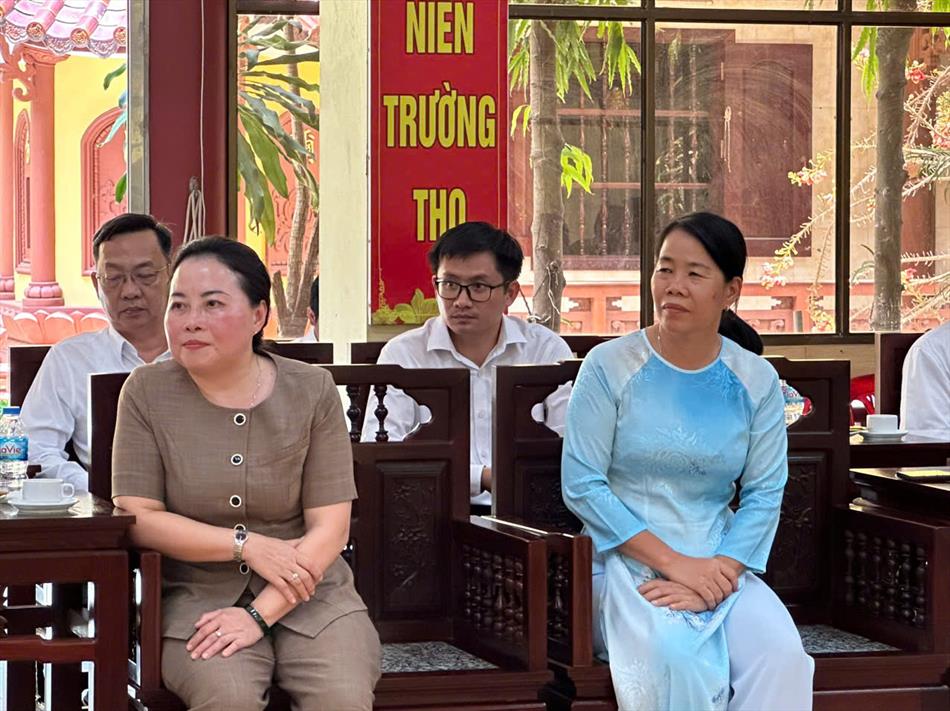 BÍ THƯ TỈNH UỶ LONG AN NGUYỄN VĂN QUYẾT THĂM VÀ CHÚC MỪNG ĐẠI LỄ PHẬT ĐẢN TẠI BAN TRỊ SỰ GHPGVN TỈNH LONG AN BÍ THƯ TỈNH UỶ LONG AN NGUYỄN VĂN QUYẾT THĂM VÀ CHÚC MỪNG ĐẠI LỄ PHẬT ĐẢN TẠI BAN TRỊ SỰ GHPGVN TỈNH LONG AN