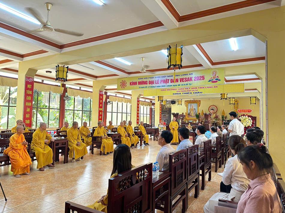 BÍ THƯ TỈNH UỶ LONG AN NGUYỄN VĂN QUYẾT THĂM VÀ CHÚC MỪNG ĐẠI LỄ PHẬT ĐẢN TẠI BAN TRỊ SỰ GHPGVN TỈNH LONG AN BÍ THƯ TỈNH UỶ LONG AN NGUYỄN VĂN QUYẾT THĂM VÀ CHÚC MỪNG ĐẠI LỄ PHẬT ĐẢN TẠI BAN TRỊ SỰ GHPGVN TỈNH LONG AN