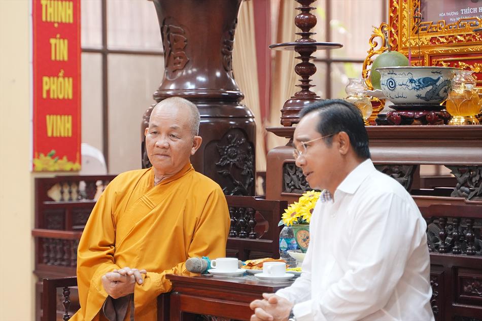 Bí thư Tỉnh ủy - Nguyễn Văn Được thăm, chúc mừng Đại lễ Phật đản đến Giáo hội Phật giáo tỉnh Long An