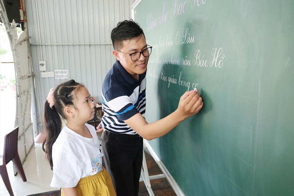 CHỮ ĐẸP – TÂM ĐẸP: BUỔI HỌC Ý NGHĨA TẠI CHÙA ÂN THỌ CHỮ ĐẸP – TÂM ĐẸP: BUỔI HỌC Ý NGHĨA TẠI CHÙA ÂN THỌ