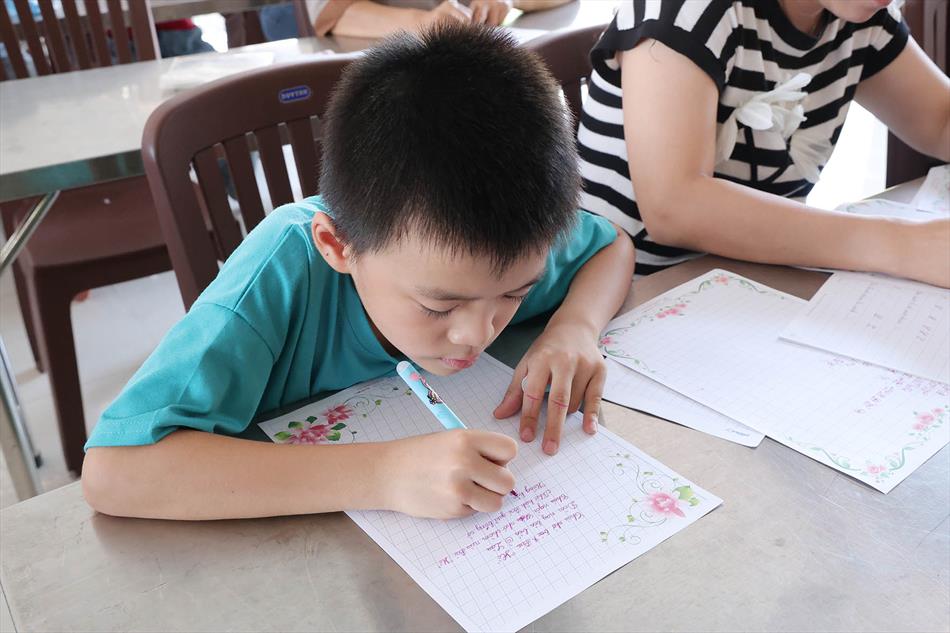 CHỮ ĐẸP – TÂM ĐẸP: BUỔI HỌC Ý NGHĨA TẠI CHÙA ÂN THỌ CHỮ ĐẸP – TÂM ĐẸP: BUỔI HỌC Ý NGHĨA TẠI CHÙA ÂN THỌ