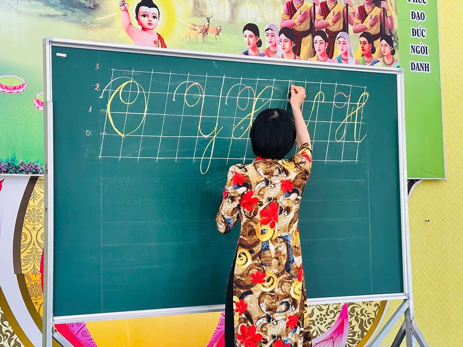 CHỮ ĐẸP – TÂM ĐẸP: BUỔI HỌC Ý NGHĨA TẠI CHÙA ÂN THỌ CHỮ ĐẸP – TÂM ĐẸP: BUỔI HỌC Ý NGHĨA TẠI CHÙA ÂN THỌ