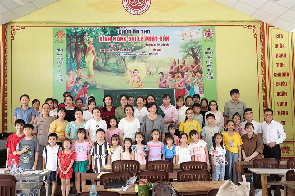 CHỮ ĐẸP – TÂM ĐẸP: BUỔI HỌC Ý NGHĨA TẠI CHÙA ÂN THỌ CHỮ ĐẸP – TÂM ĐẸP: BUỔI HỌC Ý NGHĨA TẠI CHÙA ÂN THỌ