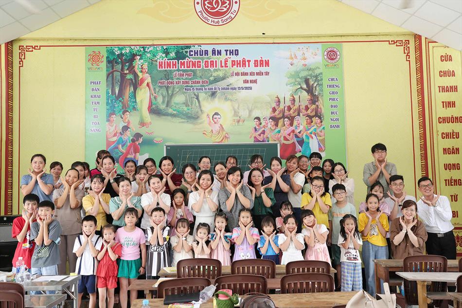 CHỮ ĐẸP – TÂM ĐẸP: BUỔI HỌC Ý NGHĨA TẠI CHÙA ÂN THỌ CHỮ ĐẸP – TÂM ĐẸP: BUỔI HỌC Ý NGHĨA TẠI CHÙA ÂN THỌ