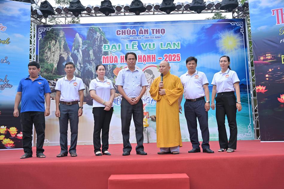 3 TIẾP ĐOÀN ĐẠI DIỆN PHƯỜNG LONG AN 3 TIẾP ĐOÀN ĐẠI DIỆN PHƯỜNG LONG AN