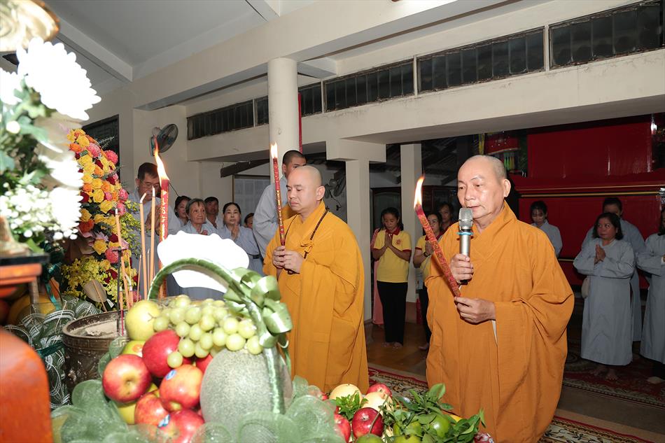 CHÙA ÂN THỌ TỤNG KINH CẦU NGUYỆN  CHÙA ÂN THỌ TỤNG KINH CẦU NGUYỆN