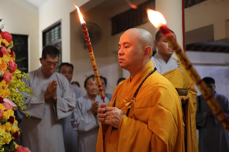 CHÙA ÂN THỌ TỤNG KINH CẦU NGUYỆN  CHÙA ÂN THỌ TỤNG KINH CẦU NGUYỆN