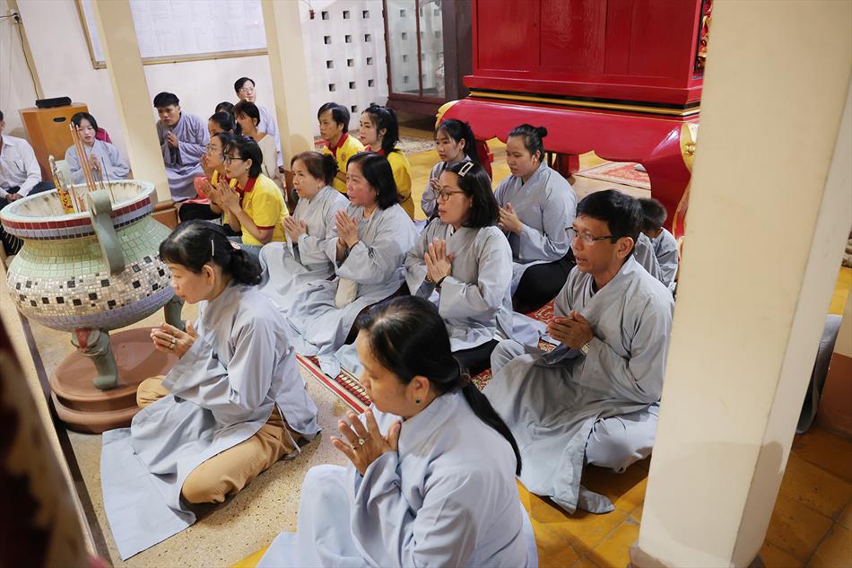 CHÙA ÂN THỌ TỤNG KINH CẦU NGUYỆN  CHÙA ÂN THỌ TỤNG KINH CẦU NGUYỆN