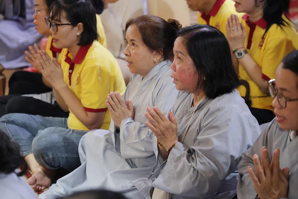 CHÙA ÂN THỌ TỤNG KINH CẦU NGUYỆN  CHÙA ÂN THỌ TỤNG KINH CẦU NGUYỆN