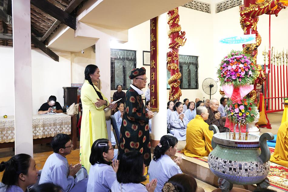 CHÙA ÂN THỌ TỤNG KINH CẦU NGUYỆN  CHÙA ÂN THỌ TỤNG KINH CẦU NGUYỆN