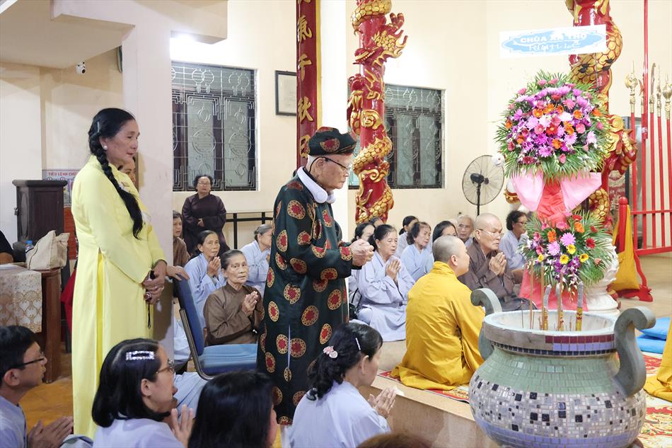 CHÙA ÂN THỌ TỤNG KINH CẦU NGUYỆN  CHÙA ÂN THỌ TỤNG KINH CẦU NGUYỆN