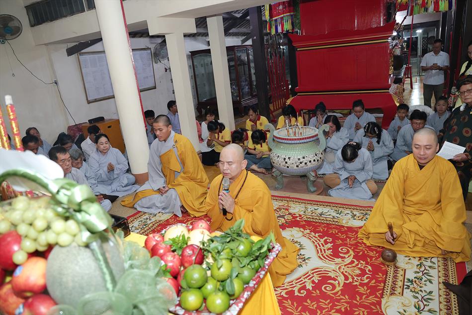 CHÙA ÂN THỌ TỤNG KINH CẦU NGUYỆN  CHÙA ÂN THỌ TỤNG KINH CẦU NGUYỆN