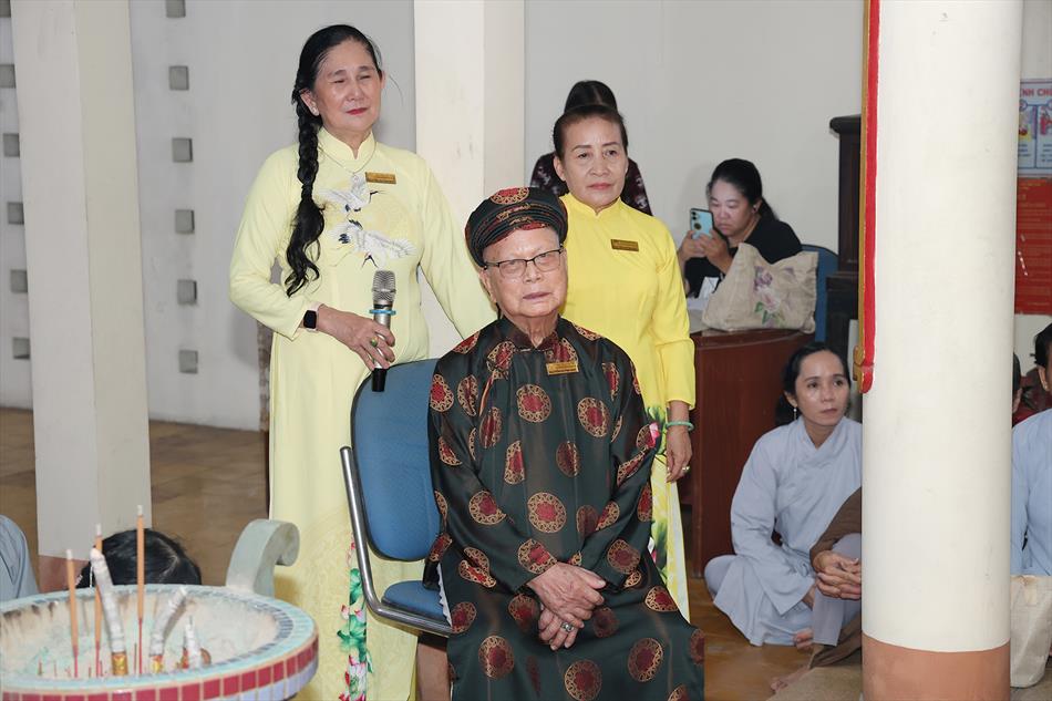 CHÙA ÂN THỌ TỤNG KINH CẦU NGUYỆN  CHÙA ÂN THỌ TỤNG KINH CẦU NGUYỆN