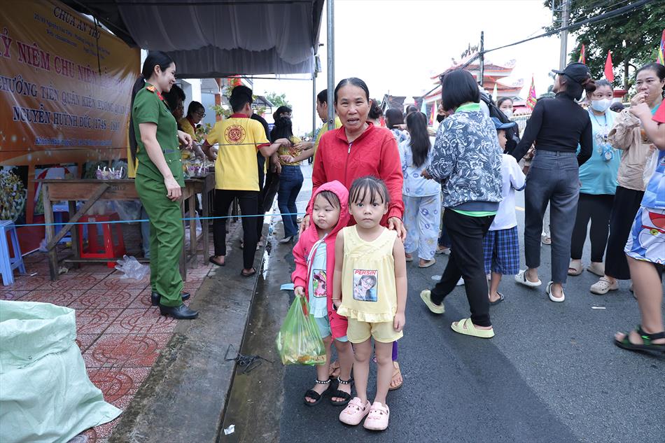 QUẦY BÁNH TỪ BI QUẦY BÁNH TỪ BI