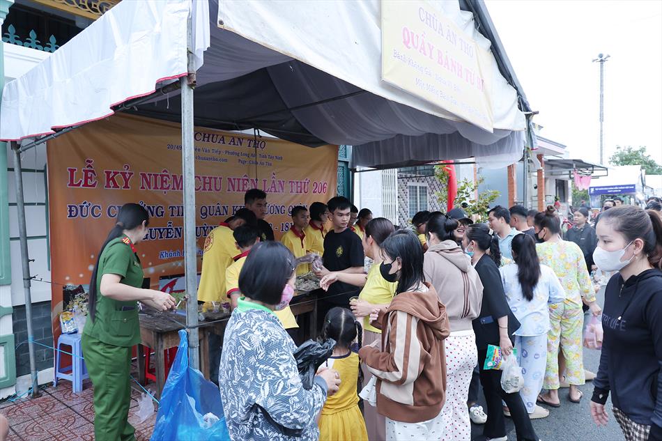 QUẦY BÁNH TỪ BI QUẦY BÁNH TỪ BI