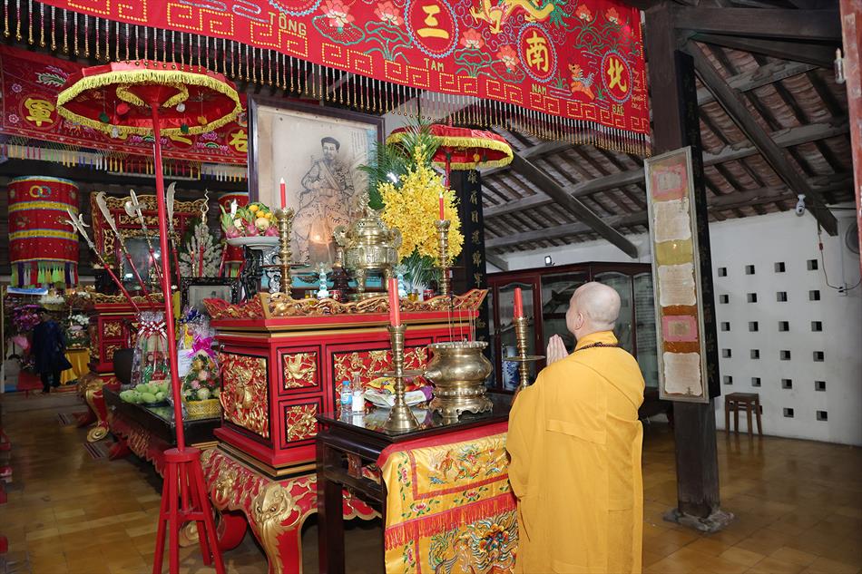 CHÙA ÂN THỌ TỤNG KINH CẦU NGUYỆN  CHÙA ÂN THỌ TỤNG KINH CẦU NGUYỆN