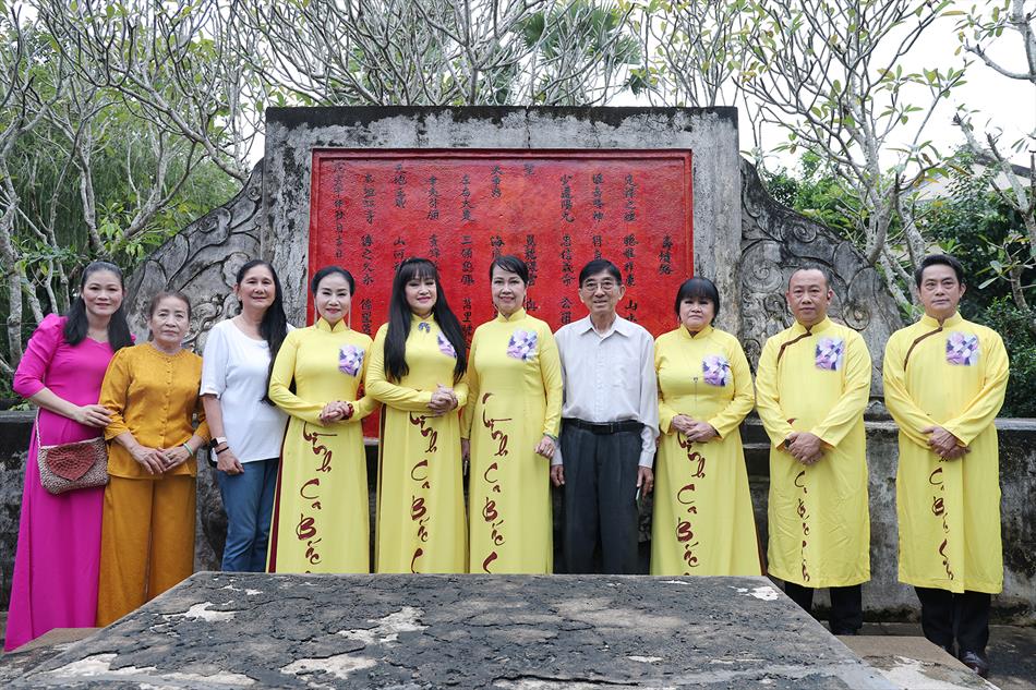 ĐOÀN TÌNH CA BẮC SƠN THAM GIA LỄ GIỖ ĐOÀN TÌNH CA BẮC SƠN THAM GIA LỄ GIỖ