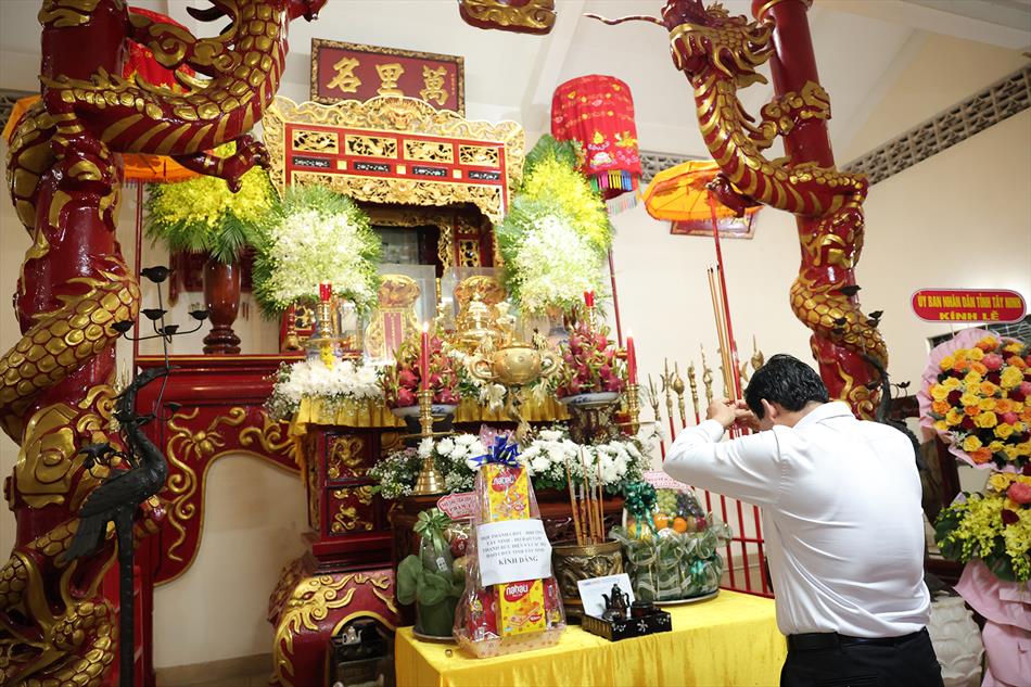 ÔNG PHẠM TẤN HOÀ THAM DỰ LỄ GIỖ ÔNG PHẠM TẤN HOÀ THAM DỰ LỄ GIỖ